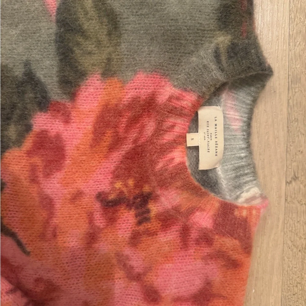 Sezane Gray and Pink Crewneck Floral Sweater - Picture 2 of 2